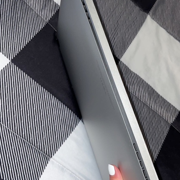 Apple MacBook Pro 13” Display with Touch Bar - Picture 8 of 15